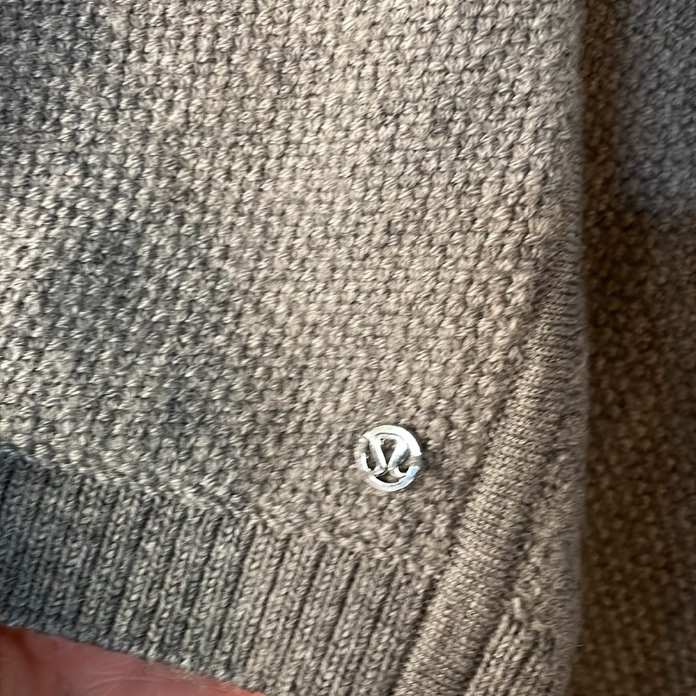 Lululemon - Picture 7 of 8